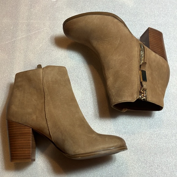 Aldo Mathia booties. New. Size 8. Brown. Nubuk leather upper. - Picture 4 of 6